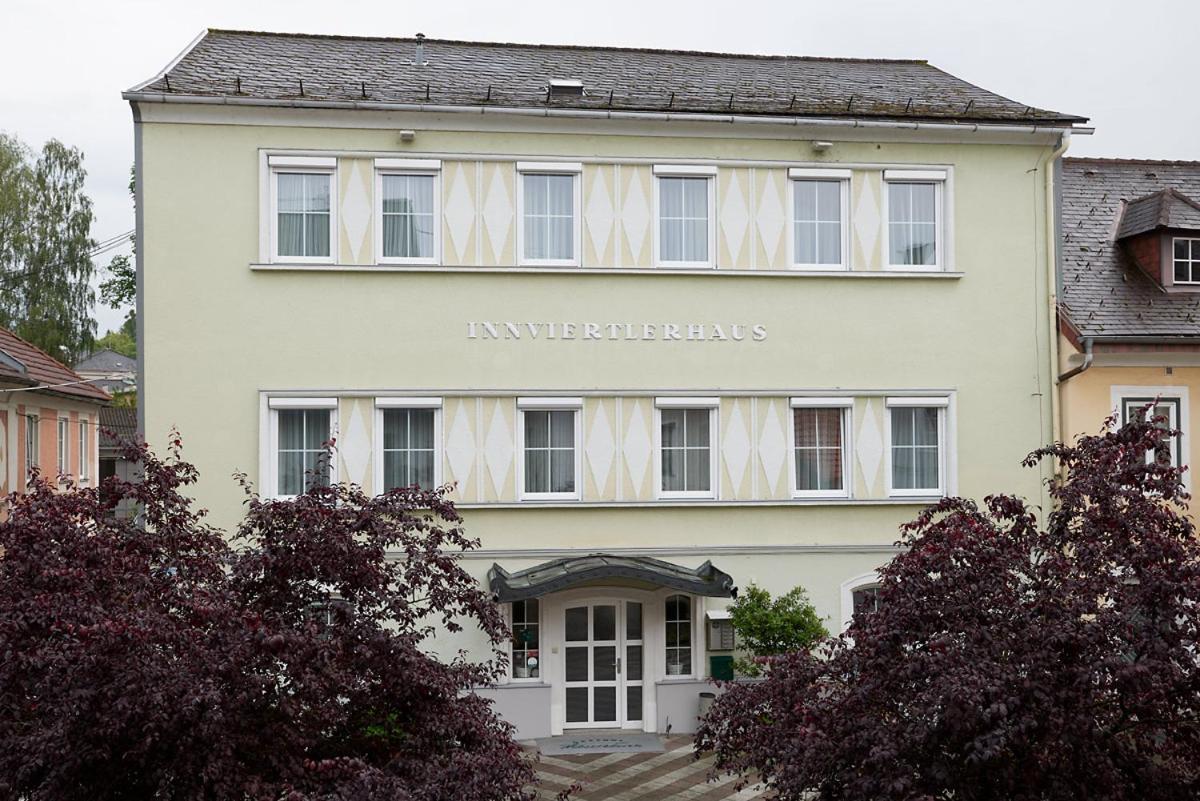 Gasthof Hametner Mit Innviertlerhof Mit Direktem Zugang Zur Therme Mediterrana Durch Unseren Garten! Bad Hall Buitenkant foto